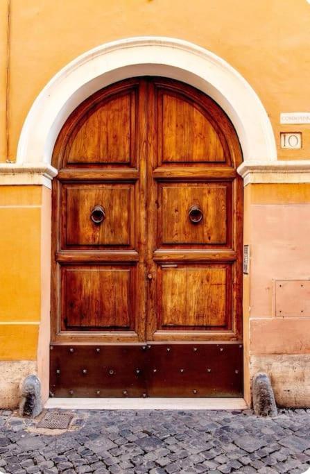 Campo De'fiori-rome By Foot Charming Aircwif Netflix Appartement Rome